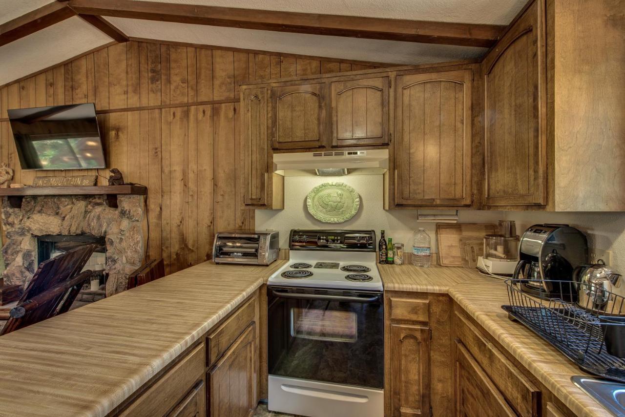 Pet Friendly Grizzly Blair Lodge Cabin Groveland Exterior photo